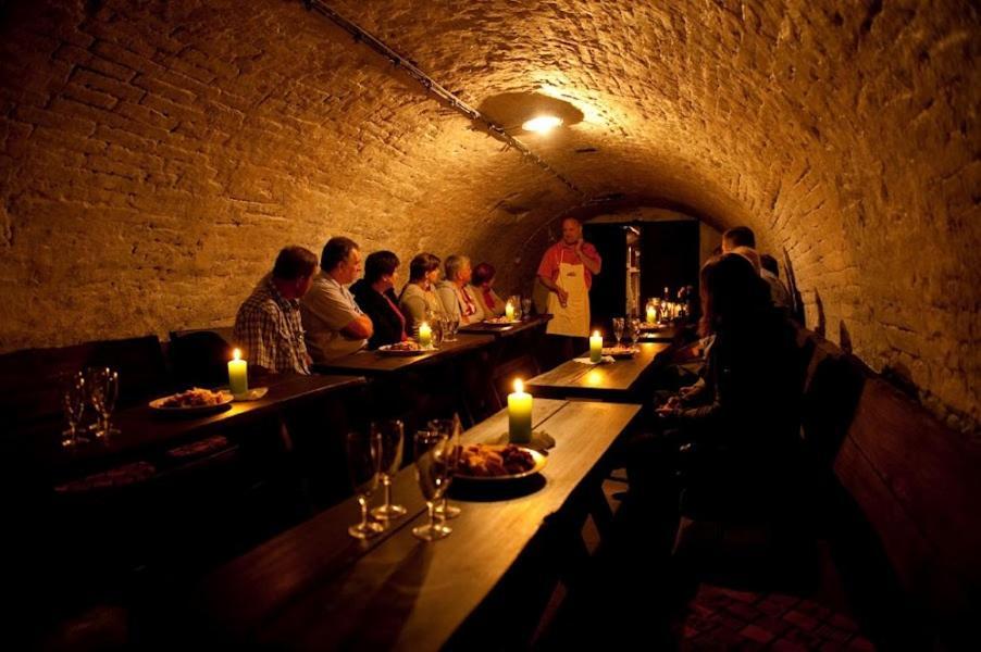 Hotel Vinohrad Milotice Bagian luar foto